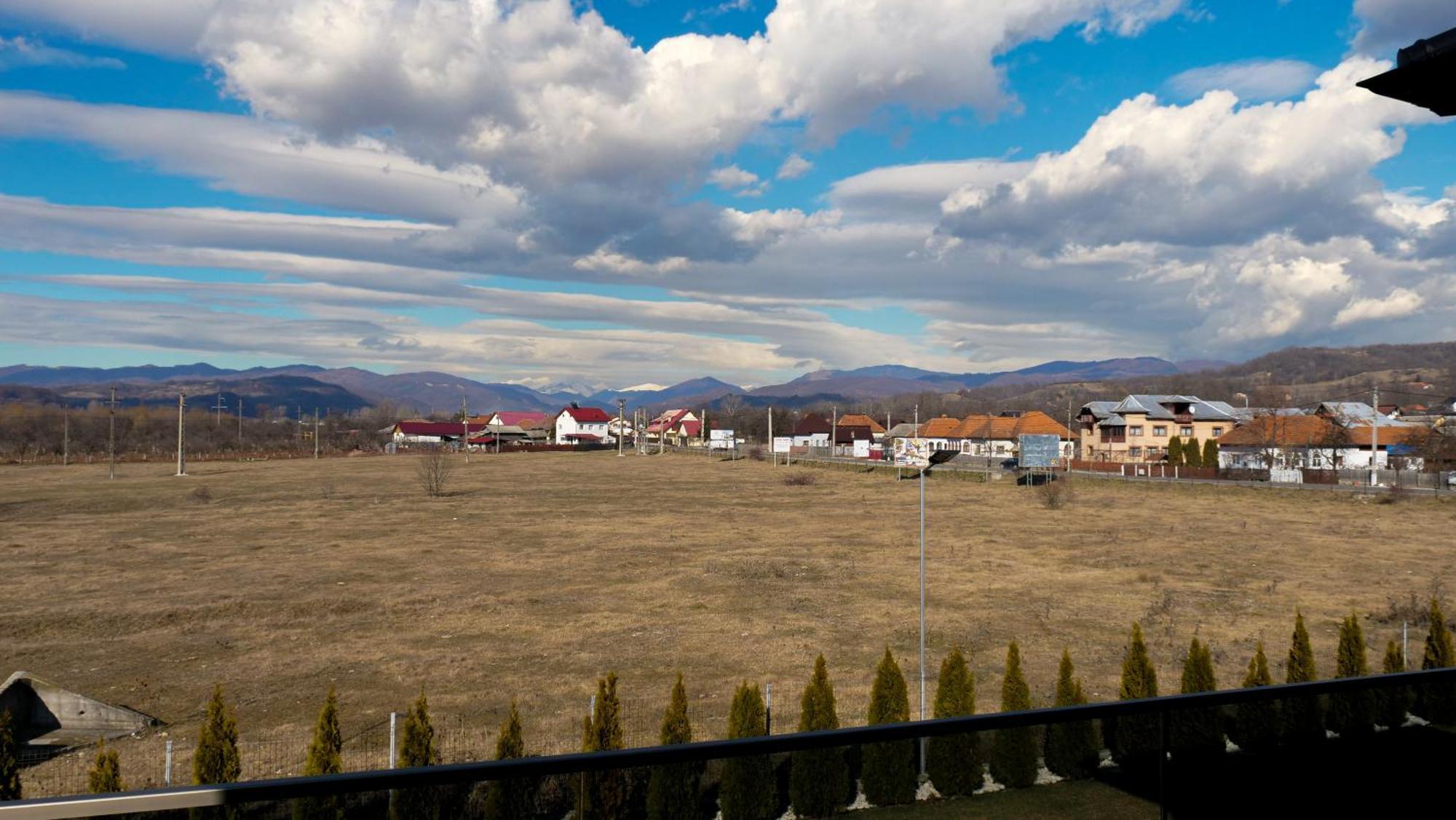 Casa Ambientt Hotel Curtea De Arges Bagian luar foto
