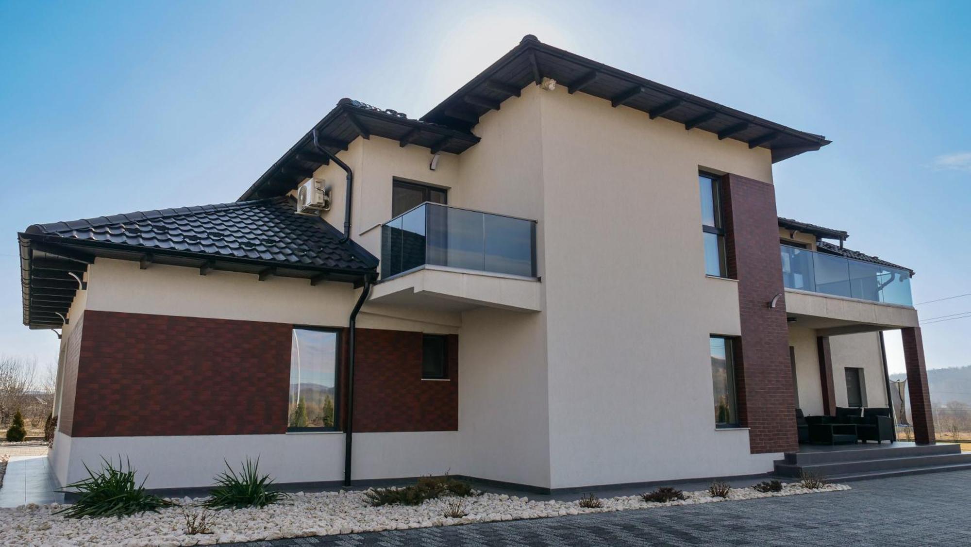 Casa Ambientt Hotel Curtea De Arges Bagian luar foto