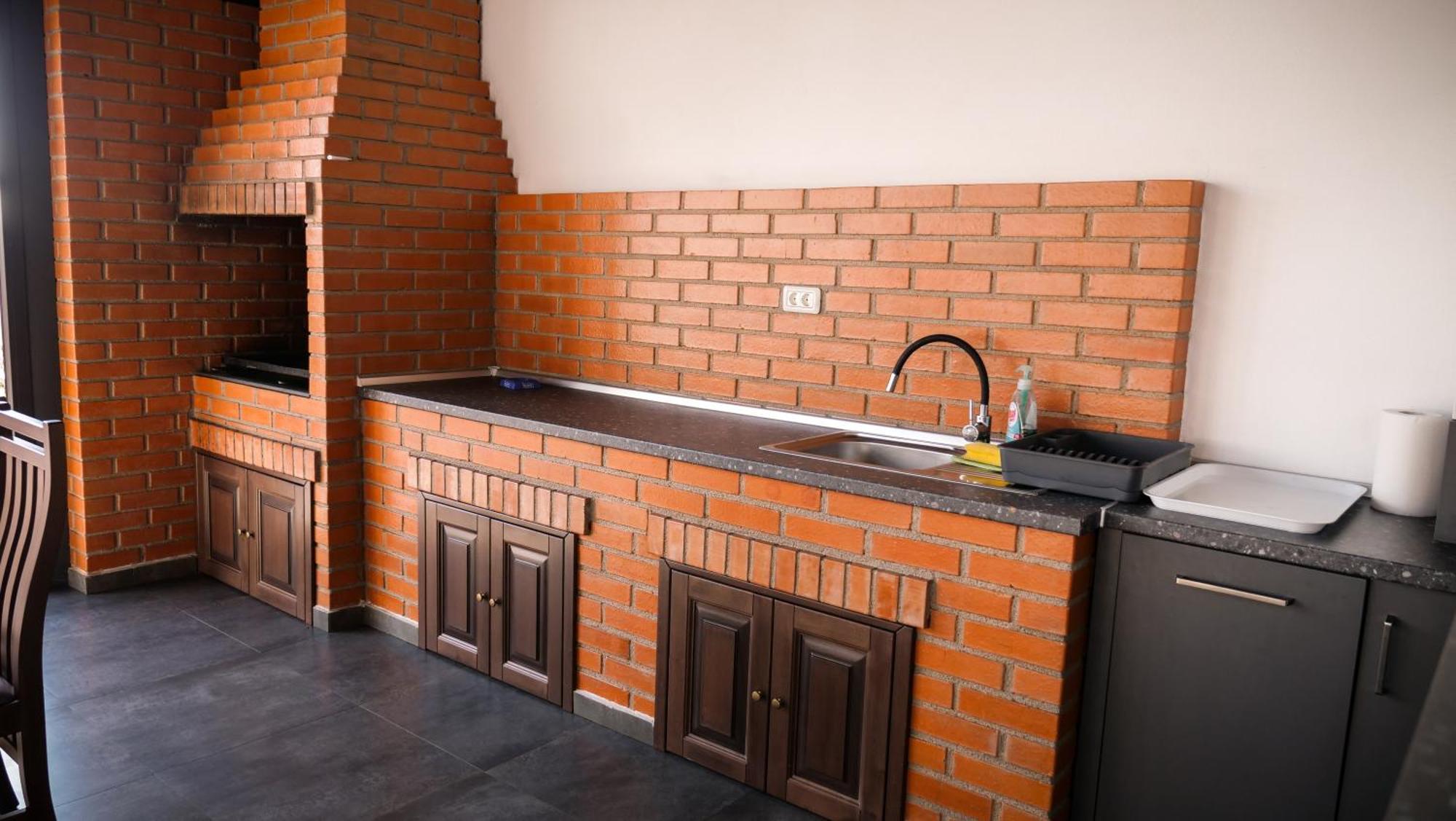 Casa Ambientt Hotel Curtea De Arges Bagian luar foto