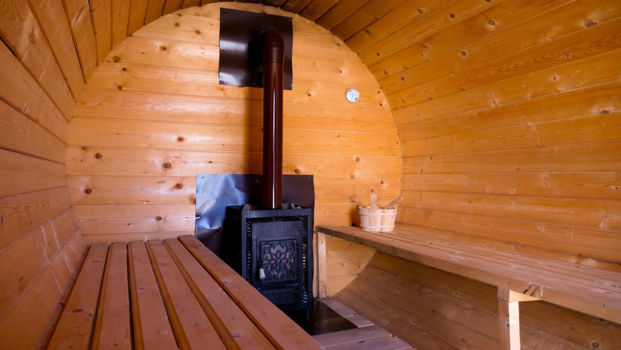 Casa Ambientt Hotel Curtea De Arges Bagian luar foto