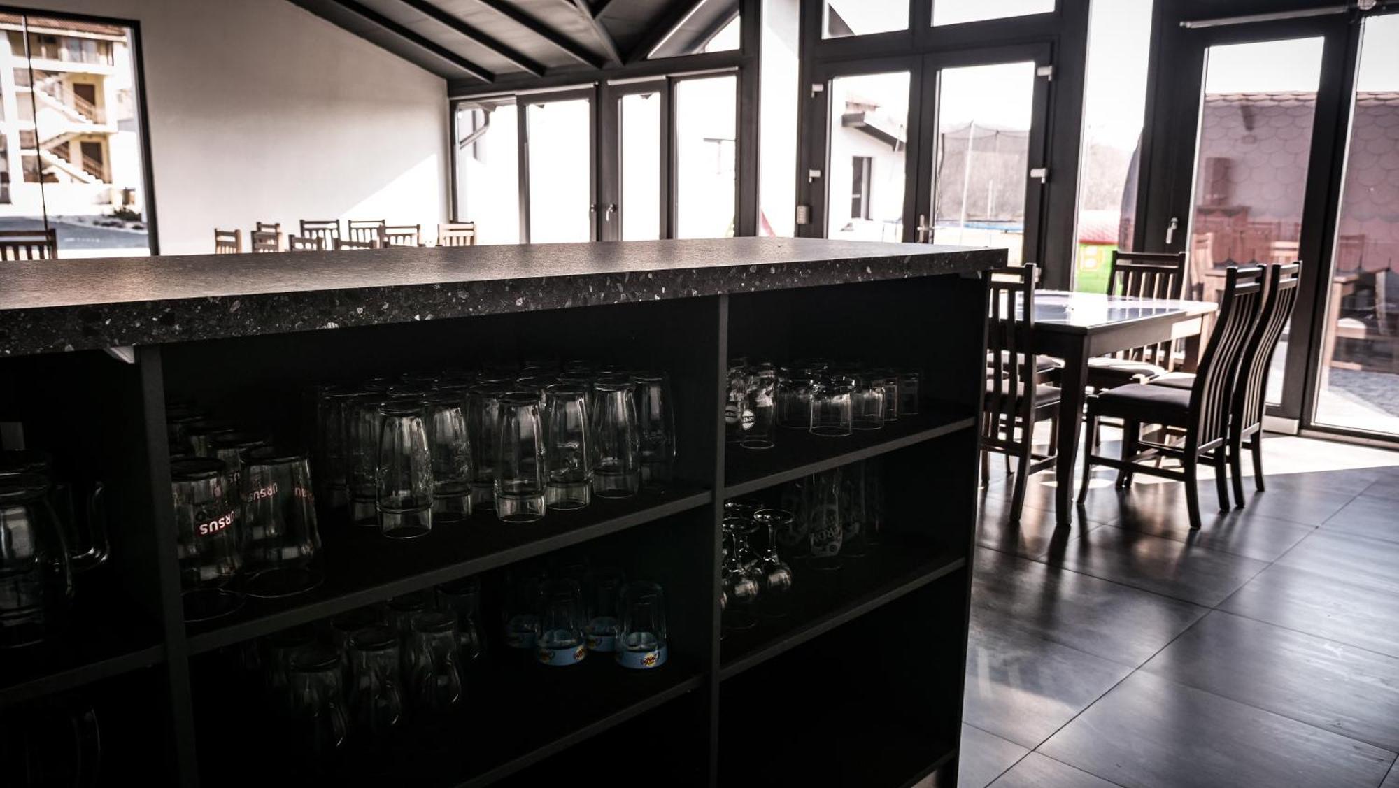 Casa Ambientt Hotel Curtea De Arges Bagian luar foto