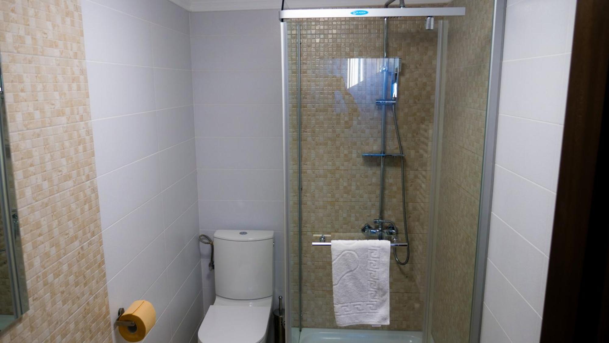 Casa Ambientt Hotel Curtea De Arges Bagian luar foto