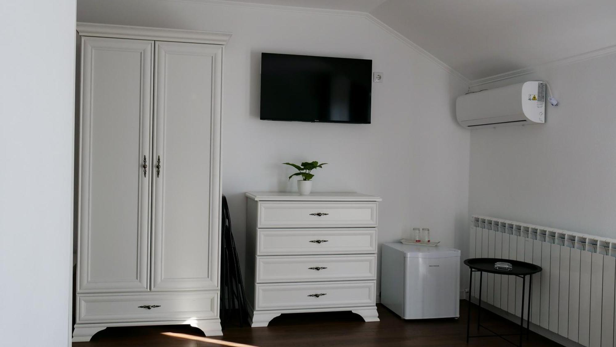 Casa Ambientt Hotel Curtea De Arges Bagian luar foto
